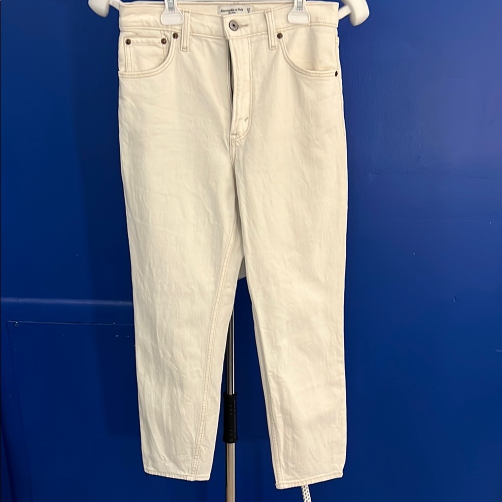 Abercrombie & Fitch Cream Ankle Cropped Jeans